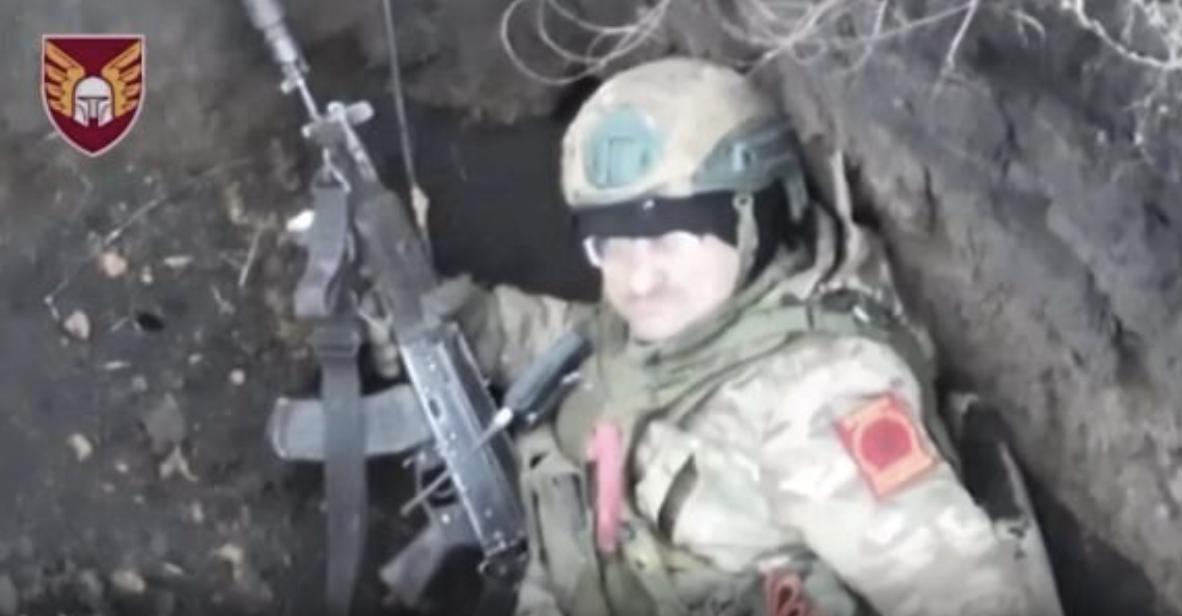 На Донеччині українські військові скидом з дрона “підсмажили” російського окупанта в окопі (відео)