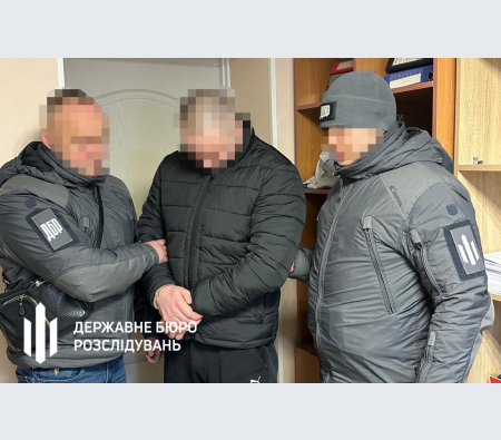 Збирав «данину» з військових: посадовця затримали за хабарництво на 1 млн грн
