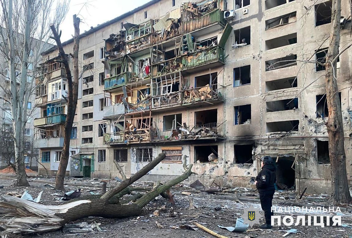 На Донеччині ворожими обстрілами поранено 12 людей, є загиблий