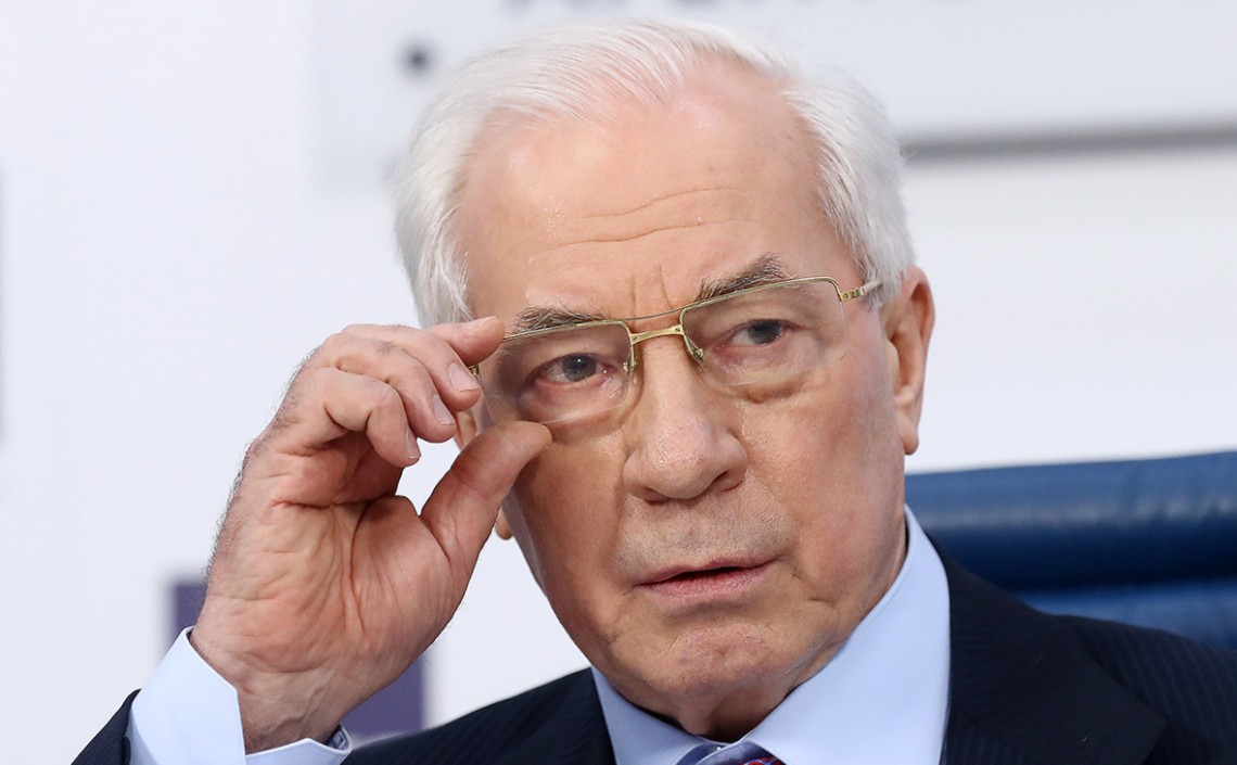 Колишнього прем’єра України Азарова позбавила державної нагороди у Литві