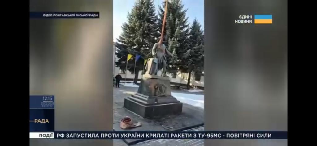 Пам’ятник російському цареві Петру I знесли у Полтаві