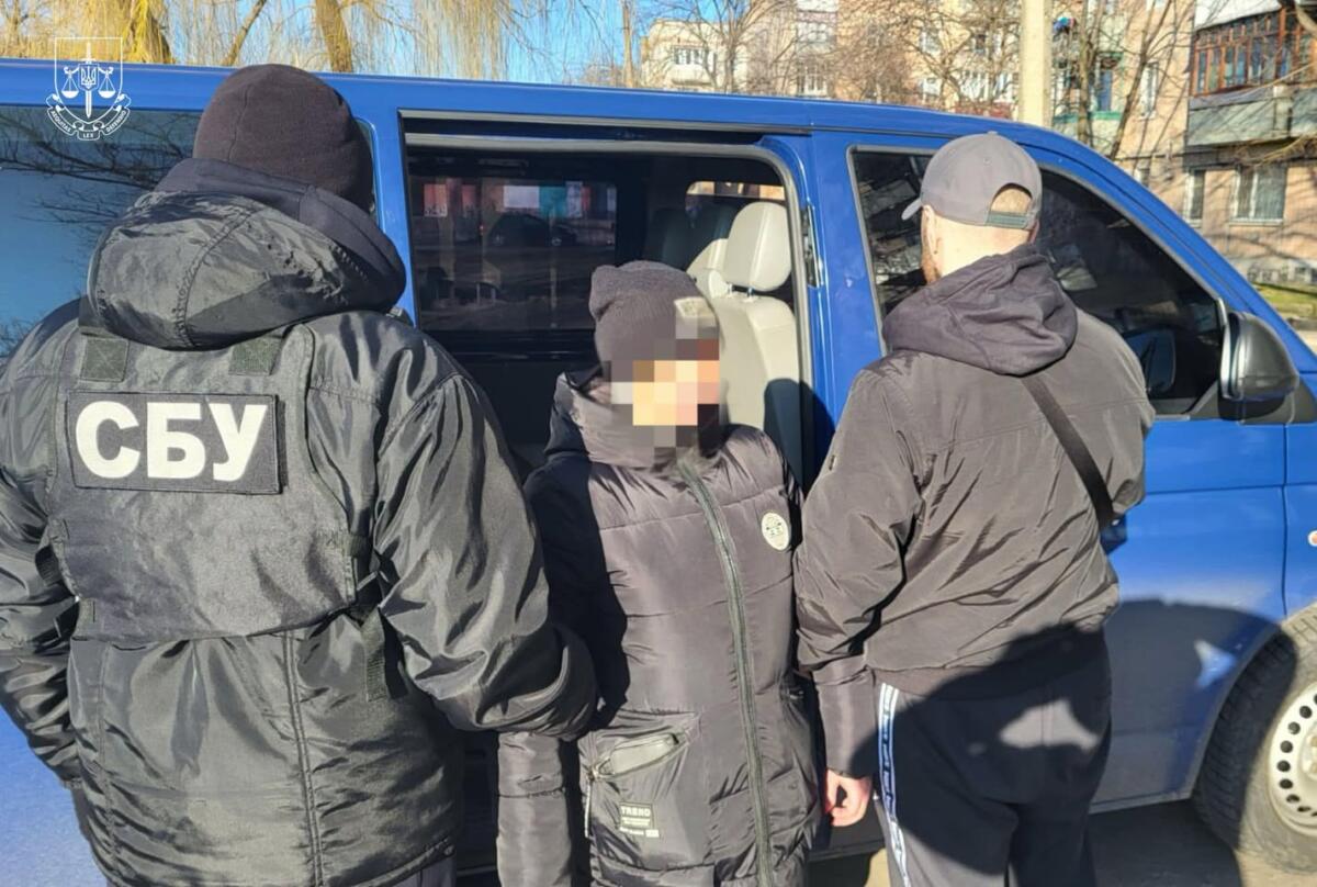 Жінку, яка передавала інформацію про українських військових у Торецьку, викрито на Вінниччині