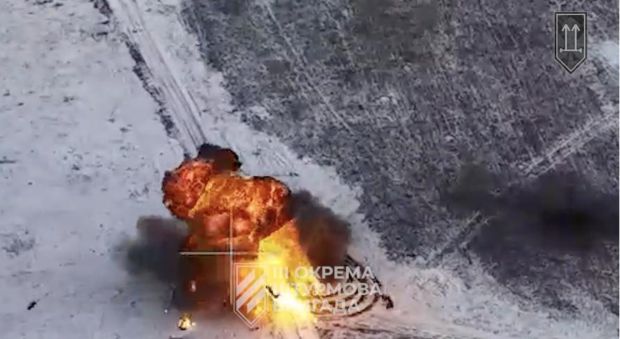 У Харківській області російські окупанти, які їхали на гольфкарі, підірвалися на протитанковій міні