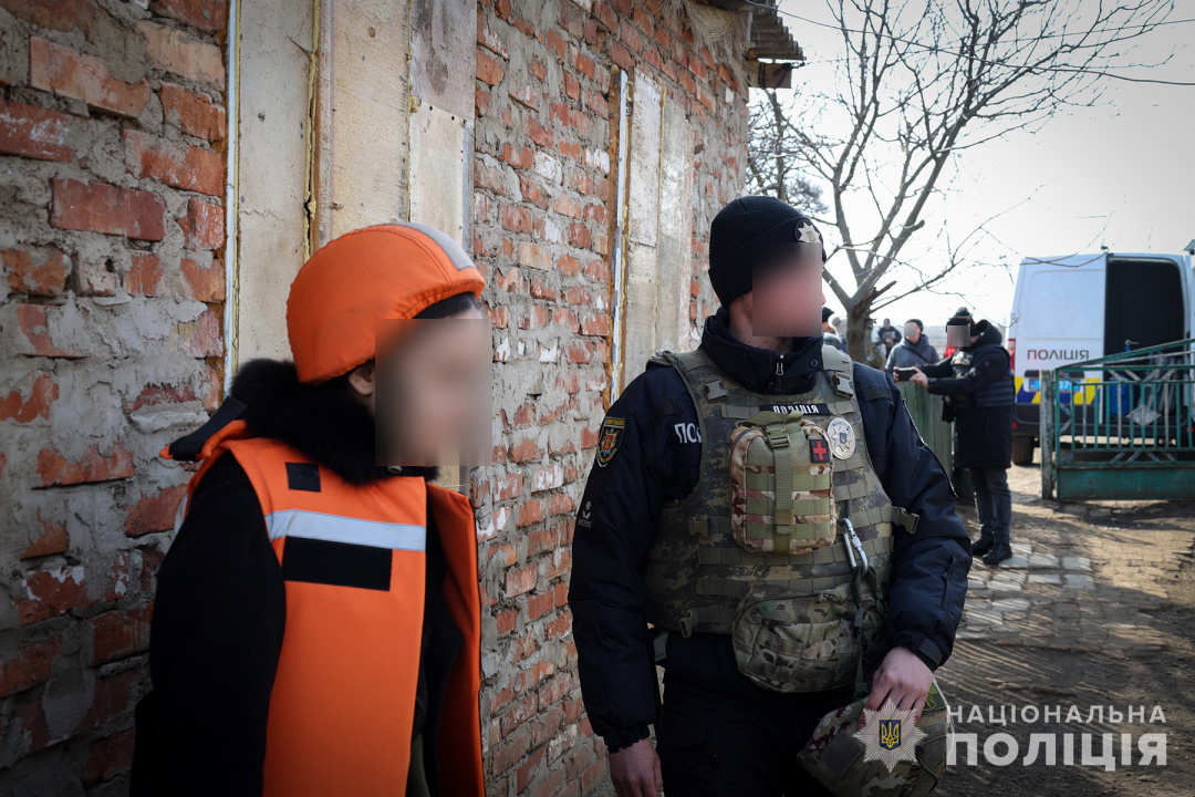 Поліція евакуювала останню дитину з прифронтового села в Запорізькій області