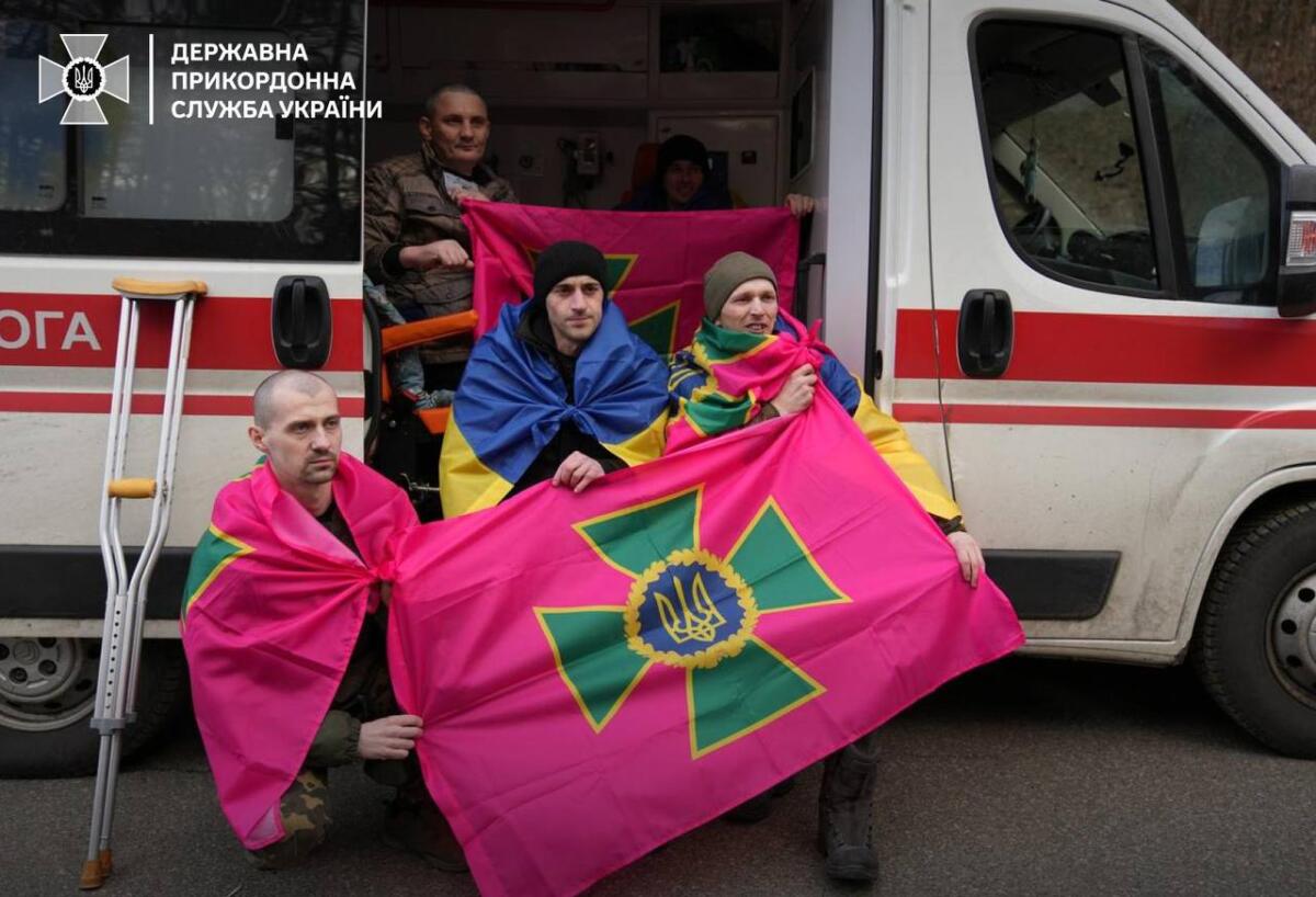 Додому з неволі: двоє прикордонників Луганського загону повернулися з полону