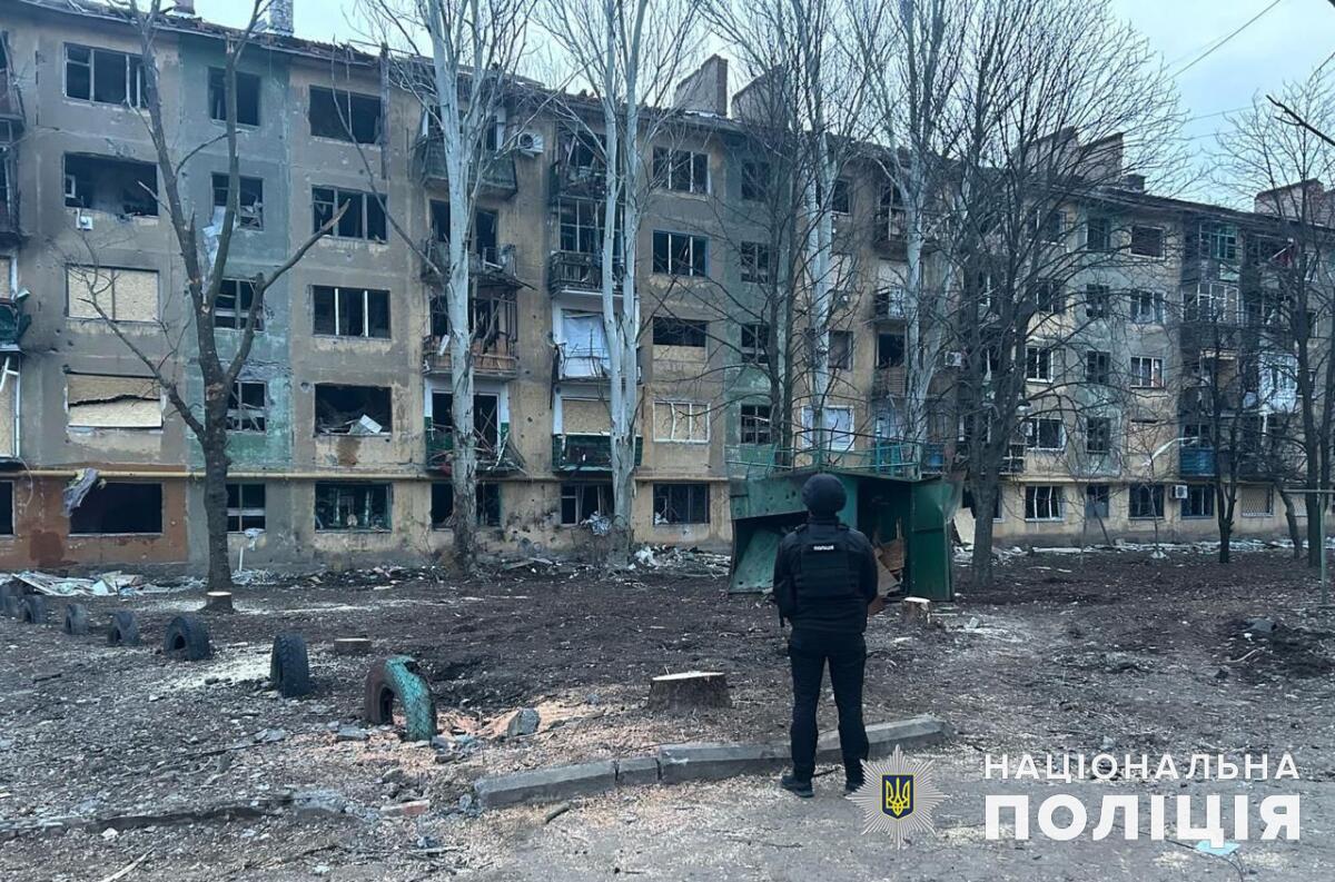 Росіяни обстріляли дев’ять населених пунктів Донеччини: серед загиблих є діти