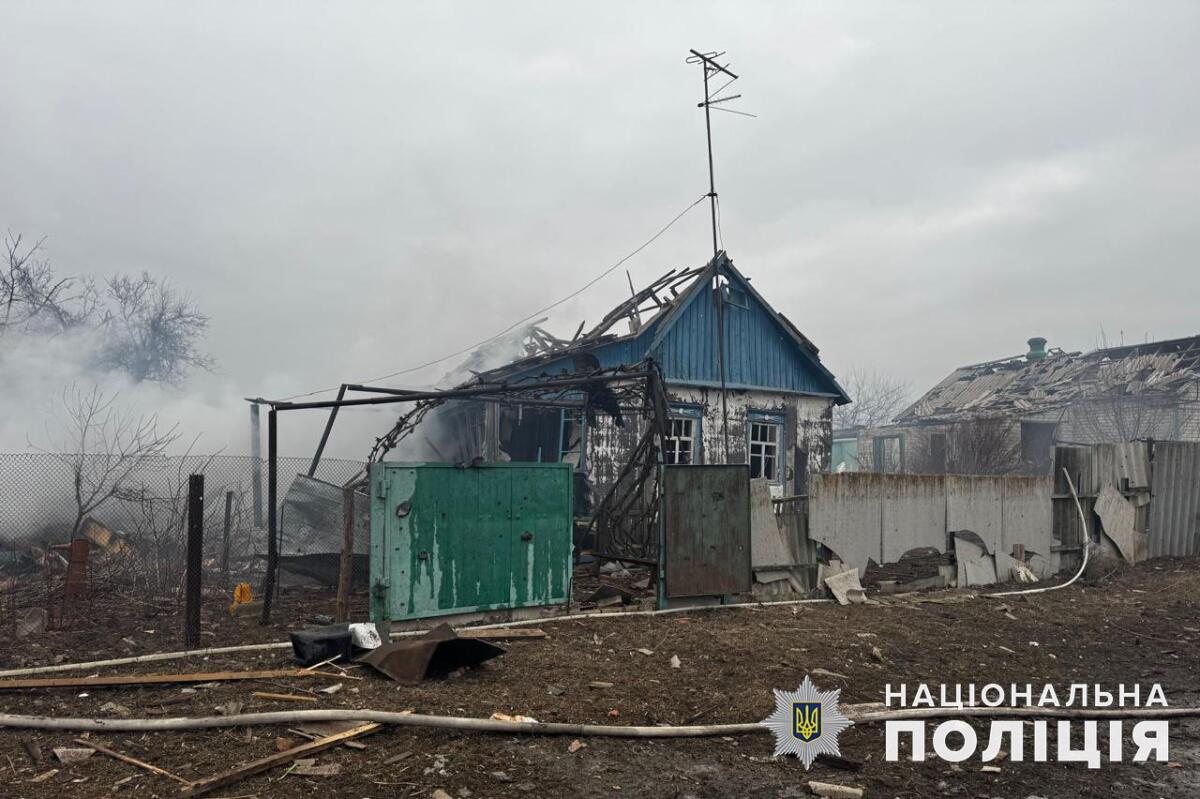 Російськими обстрілами на Донеччині зруйновано 25 цивільних об’єктів, поранено людину