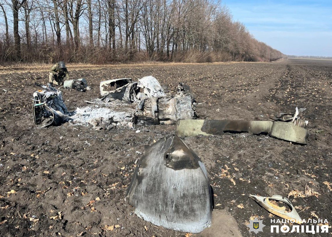 На Кіровоградщині вибухотехніки знищили бойову частину російської ракети (фото)