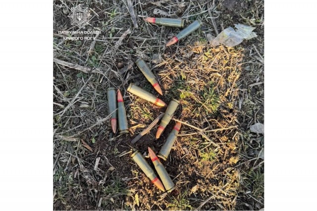 Футбольне поле в Кривому Розі стало місцем виявлення вибухонебезпечних предметів