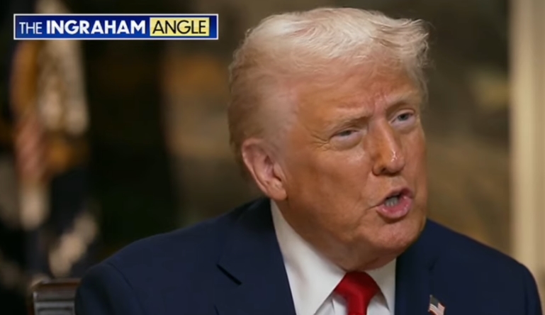 Трамп заперечив, що обговорював з Путіним припинення допомоги Україні, та знову поширив російський фейк  