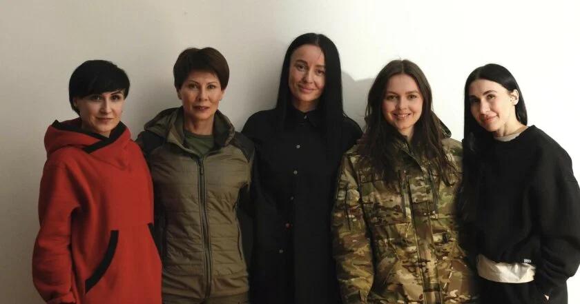 VETERANKA та W8LESS випустили благодійну колекцію одягу, натхненну захисницями