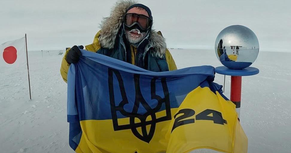 Латвійський альпініст зібрав кошти для України під час експедиції в Антарктиді