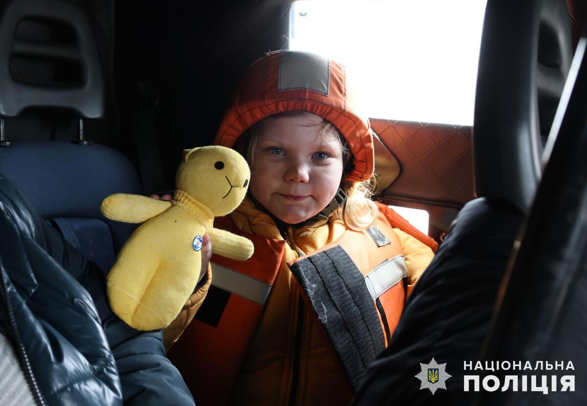 “Білі янголи” евакуювали дітей із Донеччини після трагічного обстрілу