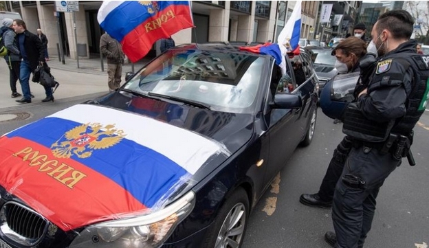 У Берліні забороняють російську, радянську символіку та символи пропаганди на 8-9 травня   