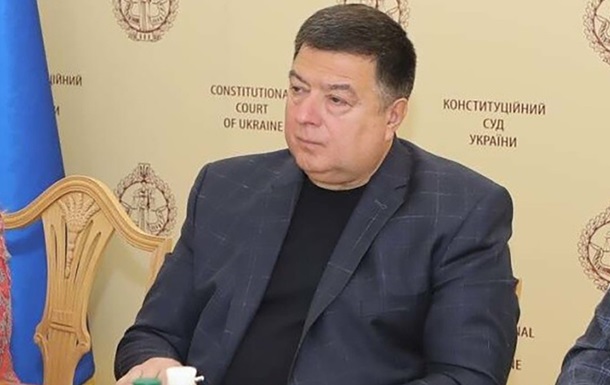 Подробиці анулювання паспортів колишньому голові КСУ Олександру Тупицькому
