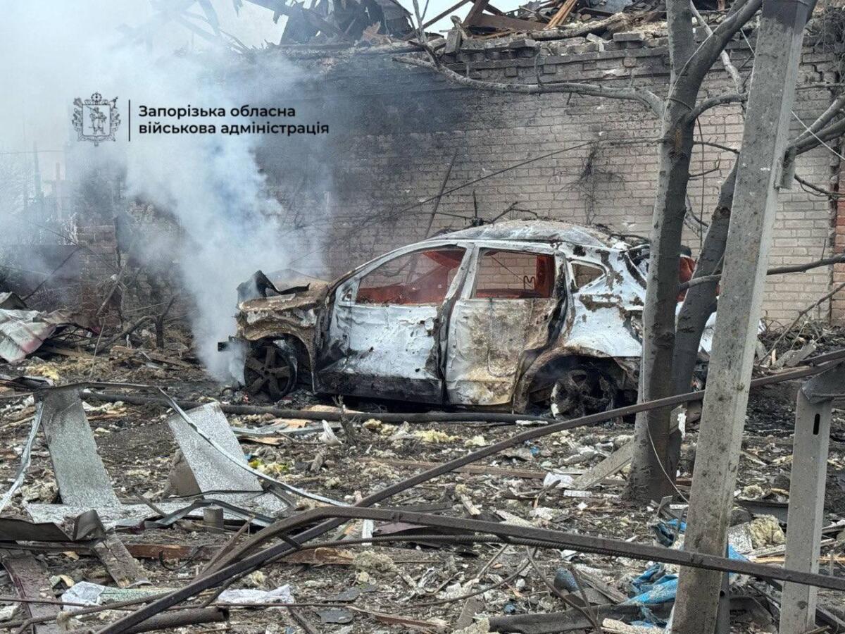 Ворог атакував цивільні об’єкти у Запорізькій області: є загибла та постраждалі