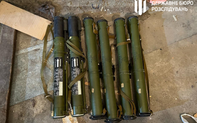 Великий арсенал зброї виявили у центральній частині Києва