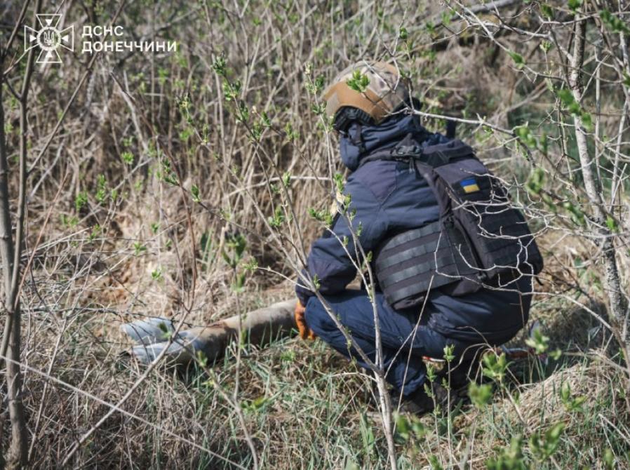 У прифронтових регіонах ДСНС обстежує кладовища: причина