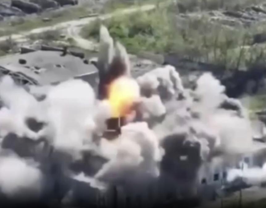 У Херсонській області українські війська вдарили авіабомбою по скупченню загарбників