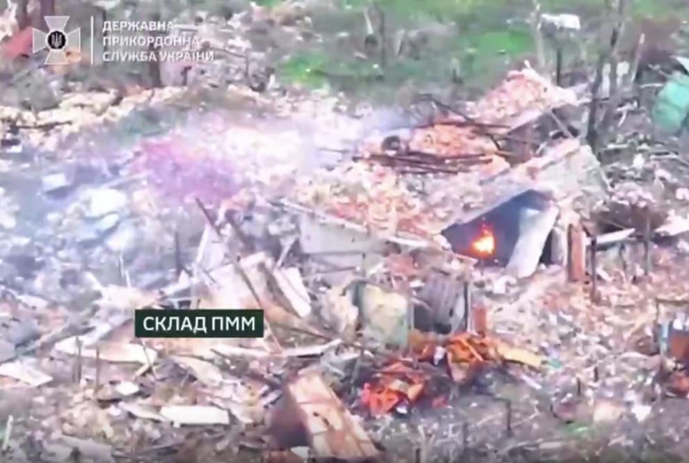 У Донецькій області знищено важливу техніку ворога: тягач ВТ-55А, вантажівки та склади ППМ