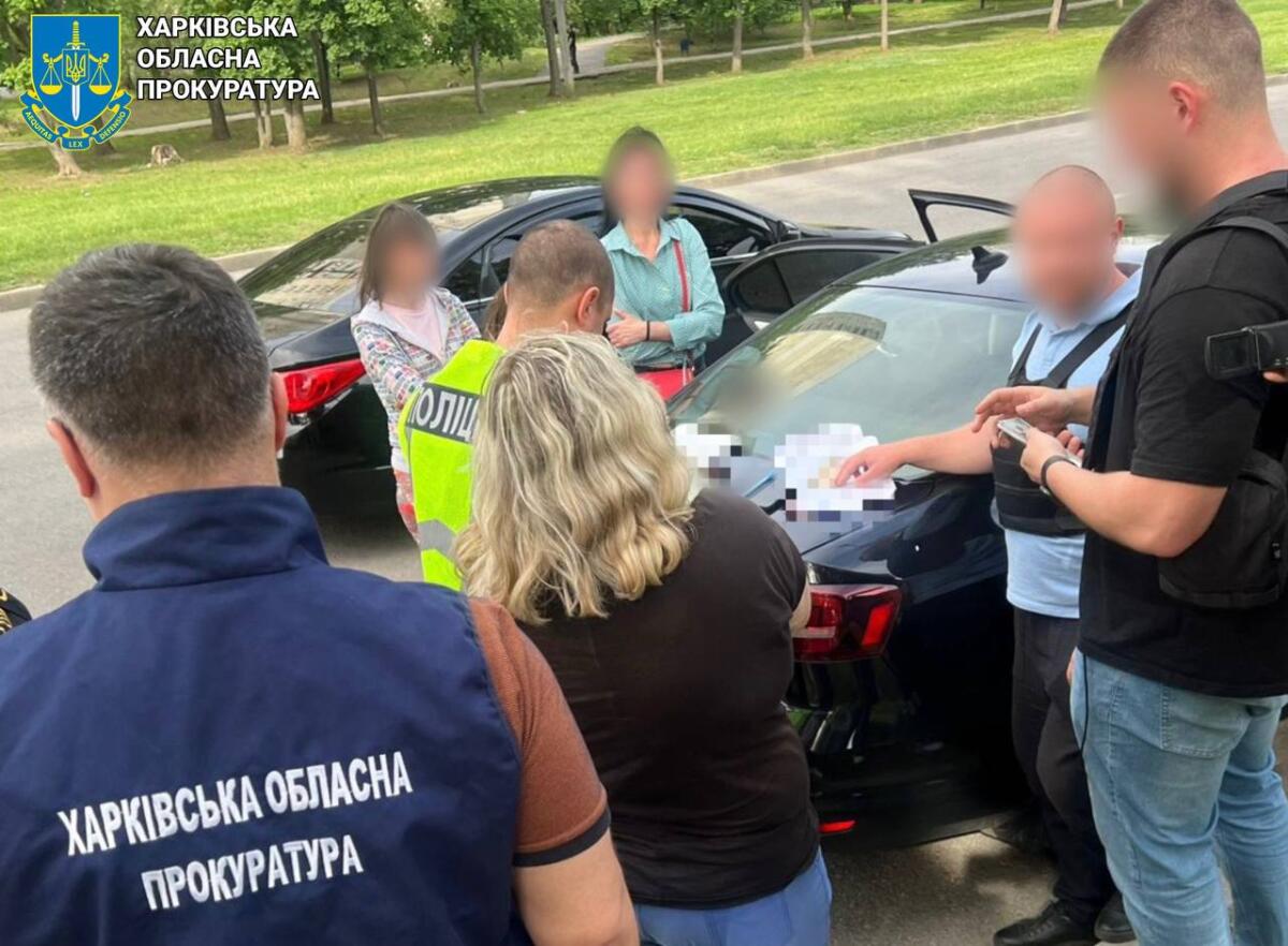 На Харківщині затримали організаторку фіктивних шлюбів для ухилянтів