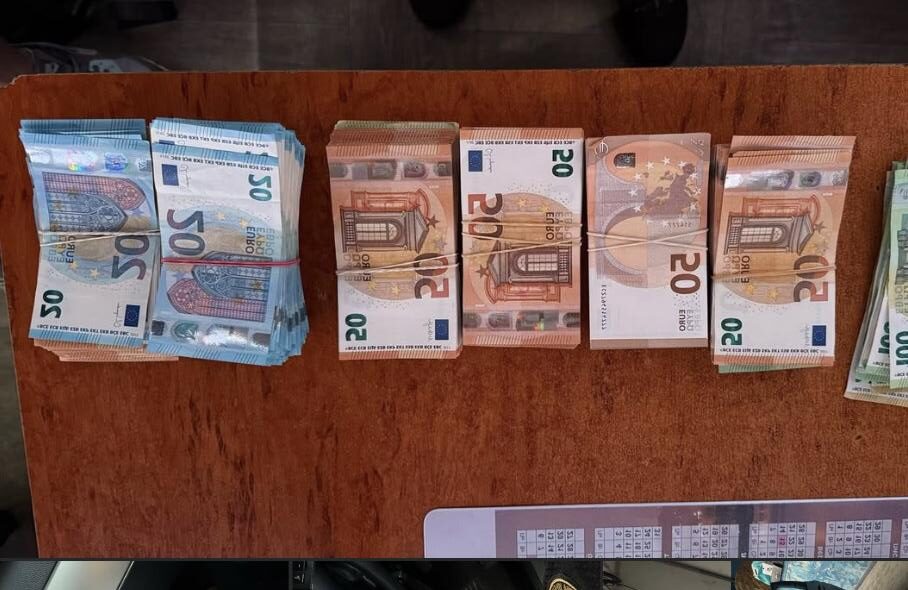 Митники на КПП у Львівській області виявили незадекларовану готівку
