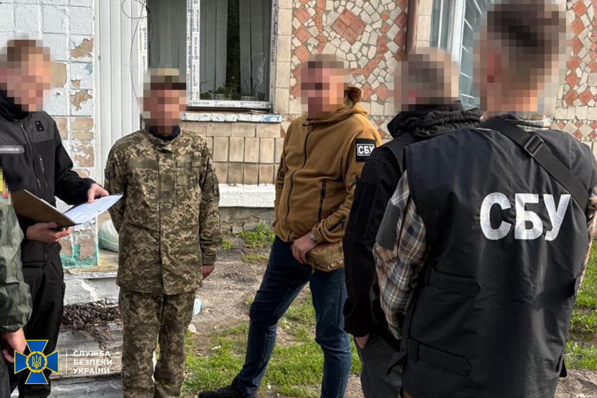 Правоохоронці виявили «крота» серед українських військових