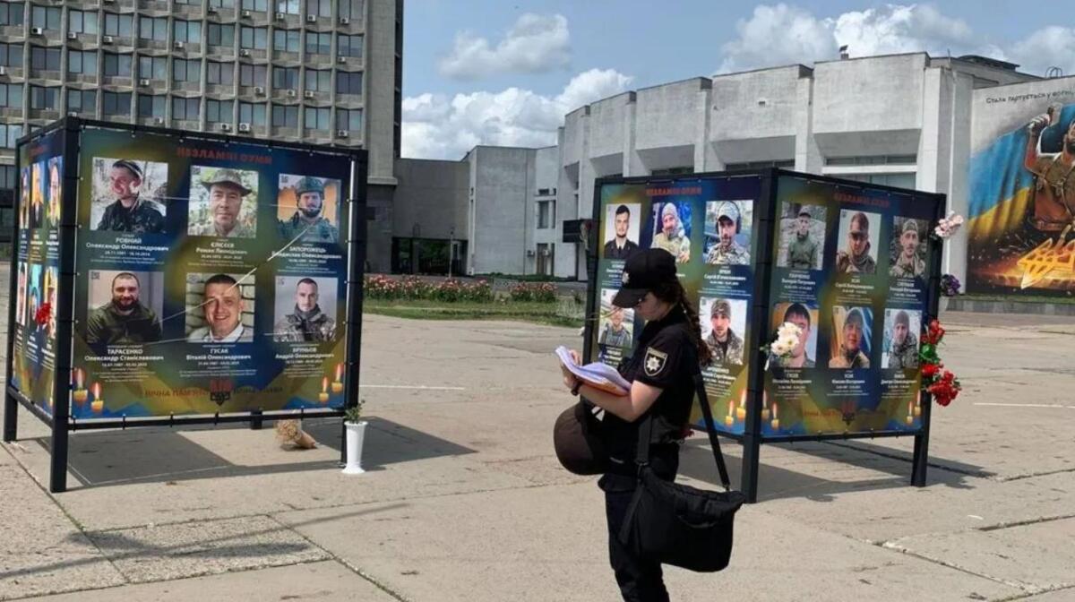 У Сумах на банер нанесений символ «Z» на Алеї Слави