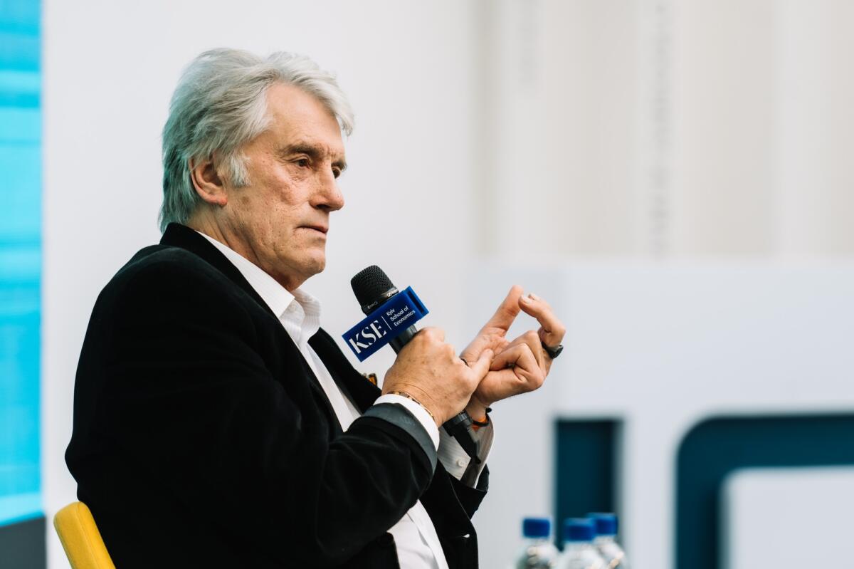 Громадяни назвали прізвище премʼєр-міністра, діяльність якого принесла найбільшу користь Україні