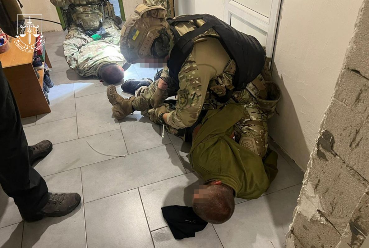 Спроба розбійного нападу на будинок підприємця: затримано дезертира та його спільника