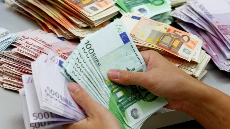 У Євросоюзі ухвалили ліміт оплати готівкою