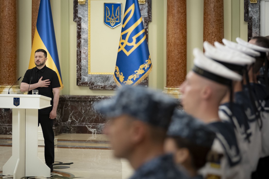 Президент вручив державні нагороди військовослужбовцям Військово-Морських сил України