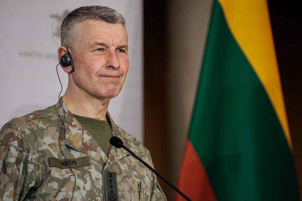 Звинувачують у шахрайстві: у Литві судитимуть колишнього головнокомандувача Збройними силами