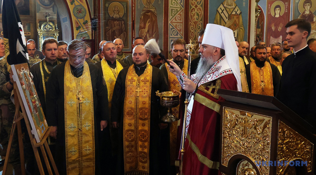 Ікону, спеціально написану для 12-ї окремої бригади армійської авіації, освятив предстоятель ПЦУ Епіфаній