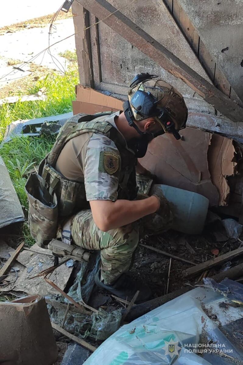 На території сільгосппідприємства поліція Сумщини знешкодила бойову частину російського БПЛА