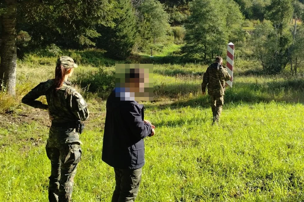 Польські прикордонники повернули додому українців, які потрапили в Польщу через гори