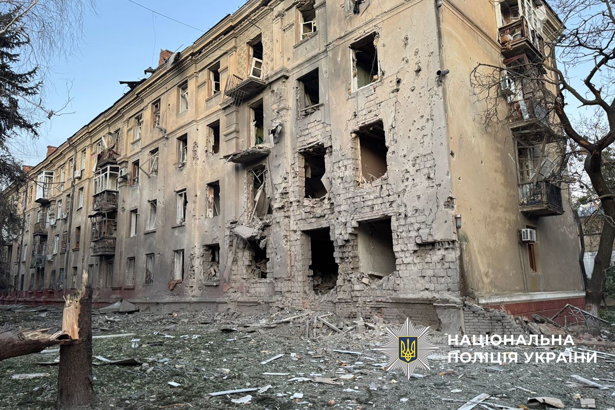 Жертвами російських обстрілів на Донеччині стало двоє цивільних, ще понад 20 осіб поранено
