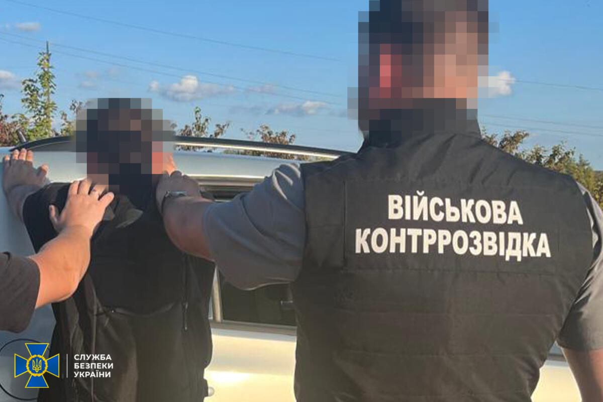 У Хмельницькому затримали агента, який відстежував для ворога геолокацію аеродромів та об’єктів енергетики