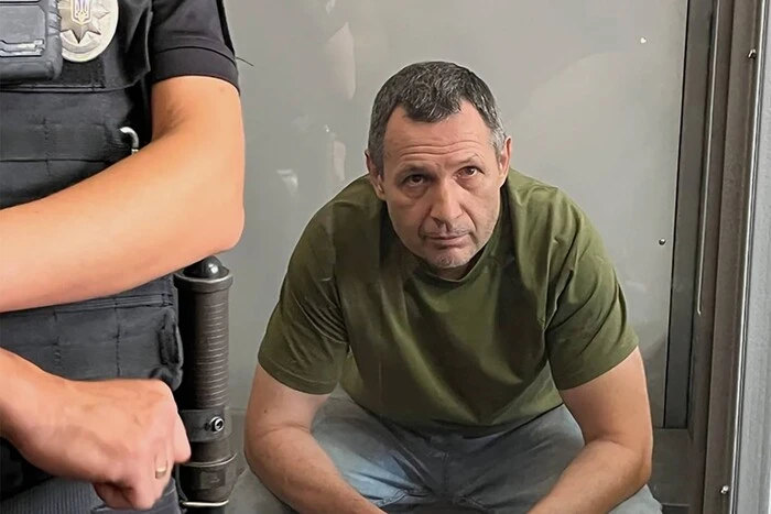 Обшук у підозрюваного у вбивстві Парубія: правоохоронці вилучили боєприпаси й нагороди