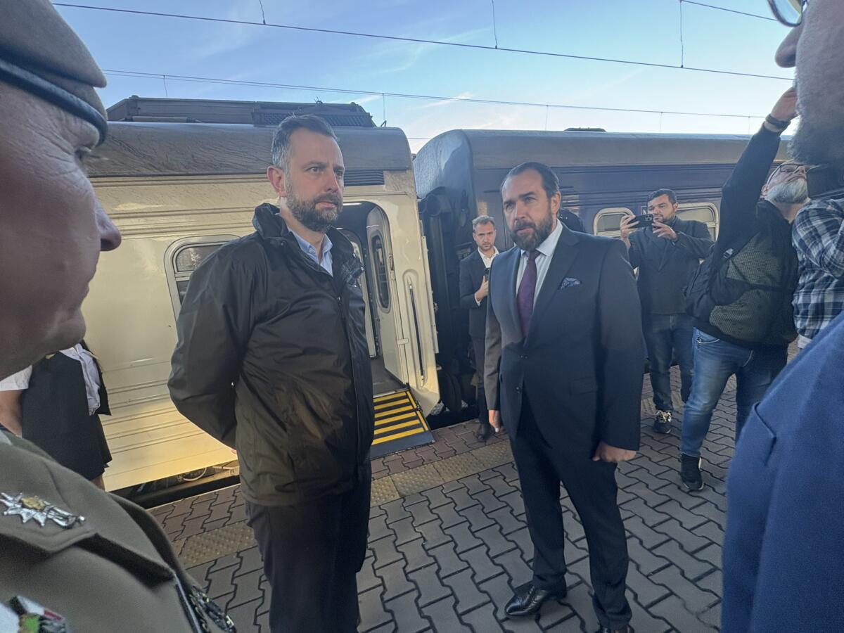 До Києва прибула польська делегація на чолі з міністром оборони