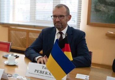 Голова оборонного комітету Бундестагу закликає НАТО збивати російські БПЛА над територією України  