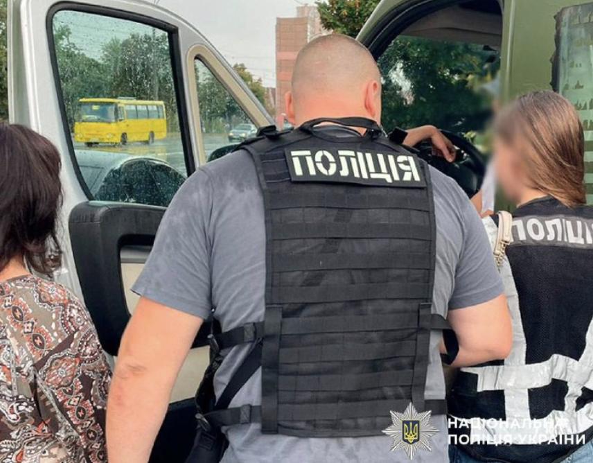 Схему наживи на автівках для ЗСУ викрили правоохоронці у столиці