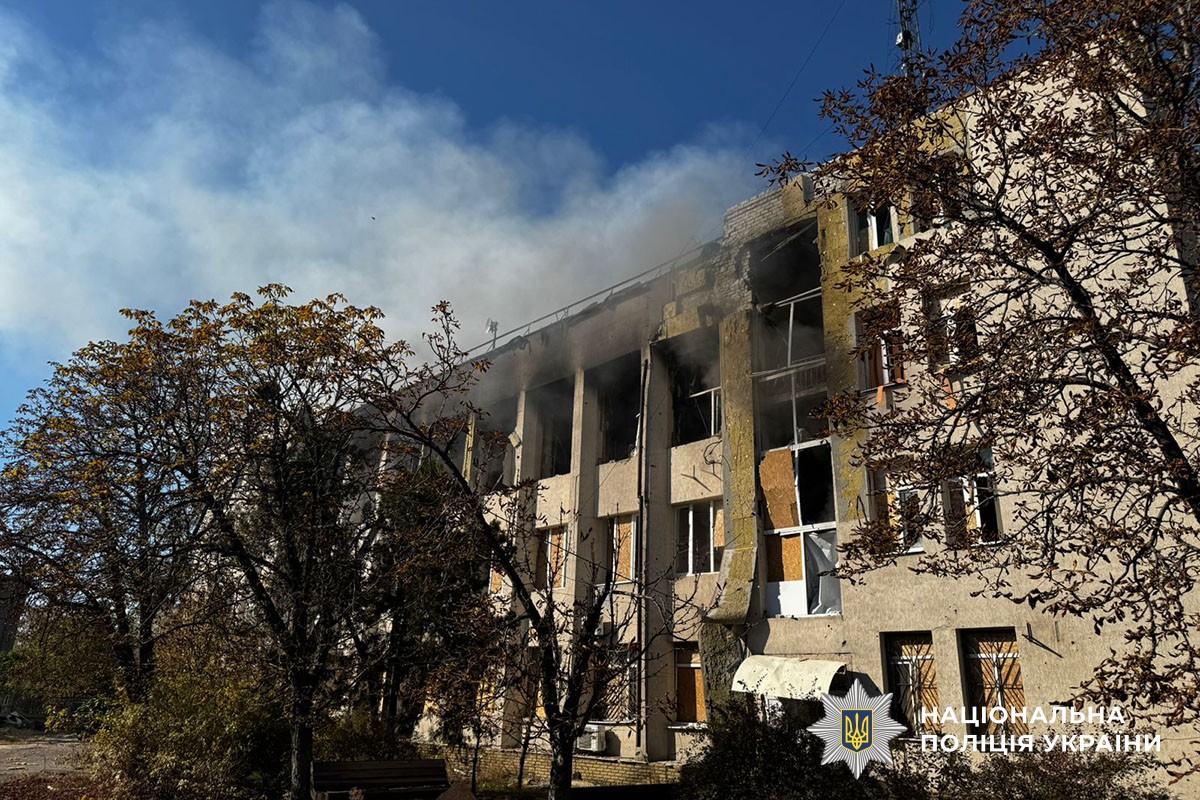 Російськими обстрілами на Донеччині за добу пошкоджено 30 цивільних об’єктів, поранено шестеро людей