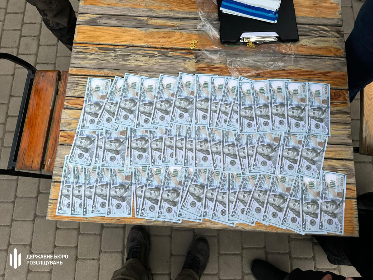 На Дніпропетровщині затримали прикордонника, який за гроші працевлаштовував знайомого у тиловий підрозділ