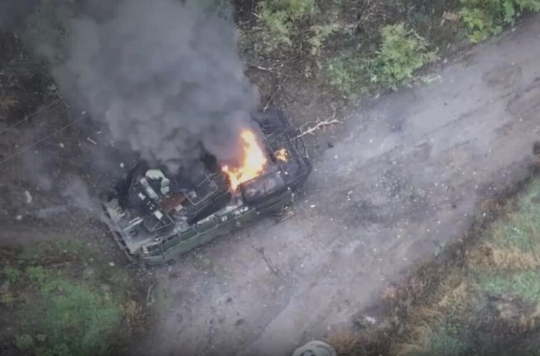 Українські захисники знищили ворожу БМД-4 на Покровському напрямку