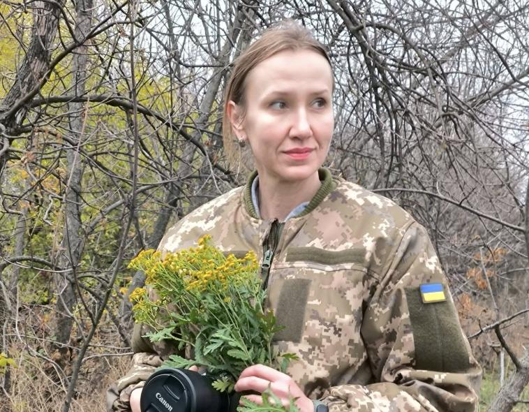 Лави Збройних Сил України поповнила журналістка Ольга Косенко