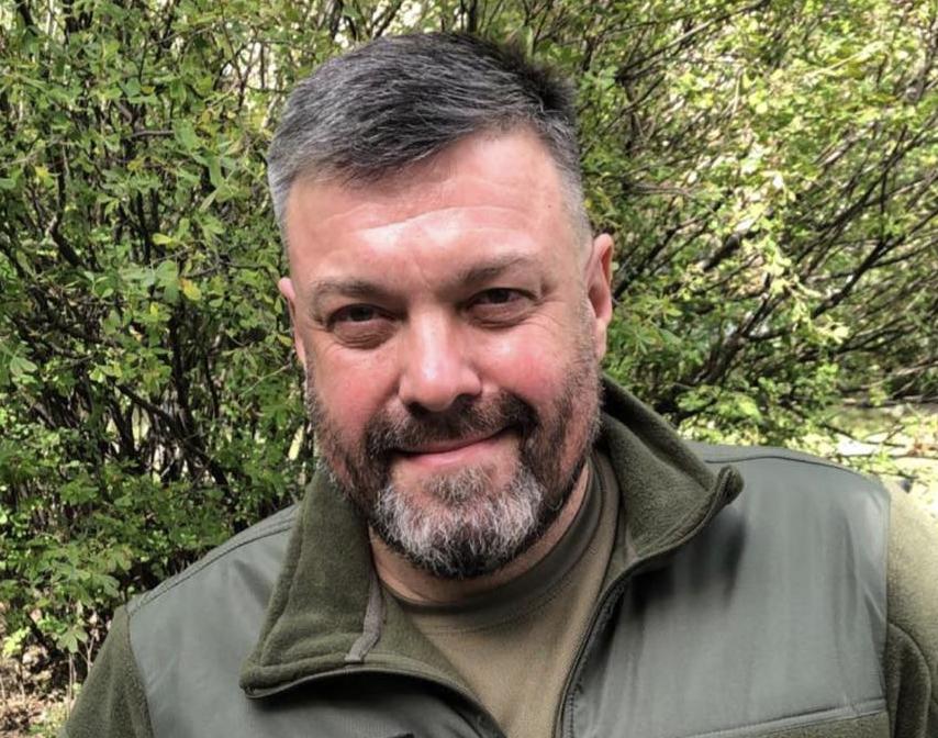 Екснардеп Олег Тягнибок показав фото із сином, якого нагородили медаллю «За військову службу Україні»