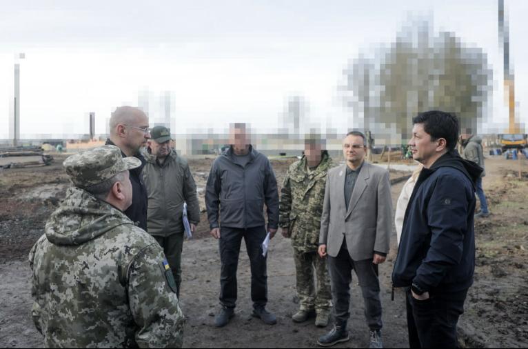 На Миколаївщині будують військовий ліцей: очільник Міноборони Шмигаль відвідав місце зведення закладу (фото)
