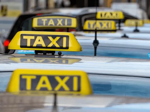 Отримала численні ушкодження: у Польщі підліток напав на таксистку з України