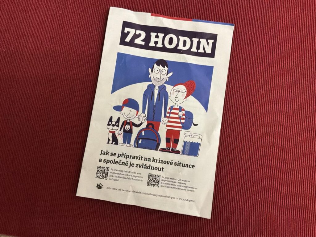 У Чехії розповсюджують брошури про те, як зібрати тривожний рюкзак